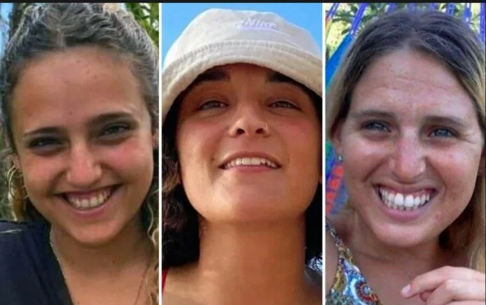 Ισραήλ: Απελευθερώθηκαν οι τρεις πρώτες όμηροι της Χαμάς