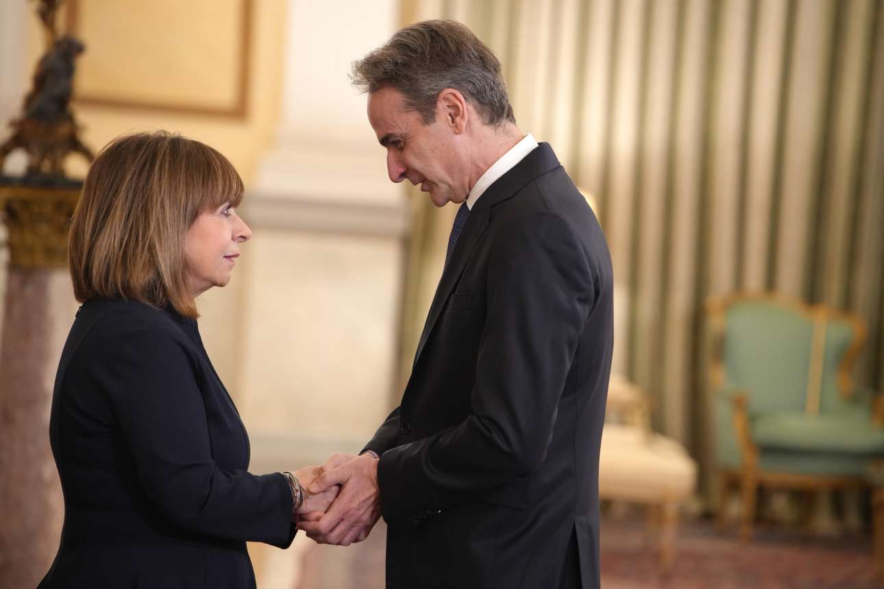 Τη Δευτέρα η αναβληθείσα συνάντηση Μητσοτάκη με την απερχόμενη ΠτΔ Κατερίνα Σακελλαροπούλου