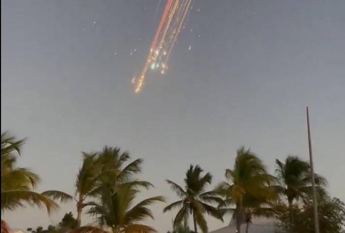 Εξερράγη στον αέρα πύραυλος της SpaceX – και ο Μασκ το πήρε στην πλάκα