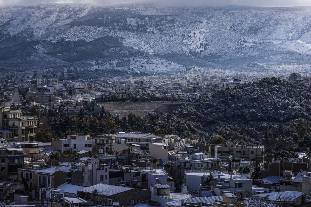 «Βουτιά» του υδράργυρου έως 10°C – Χιόνια και στην Αττική