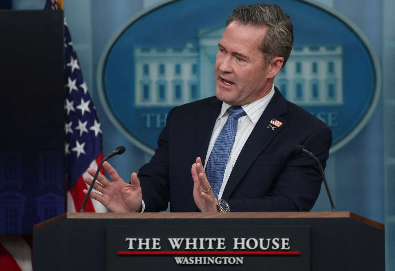 Πιέσεις Τραμπ σε Ζελένσκι: «Θα υπογράψει σύντομα τη συμφωνία για τα ορυκτά»