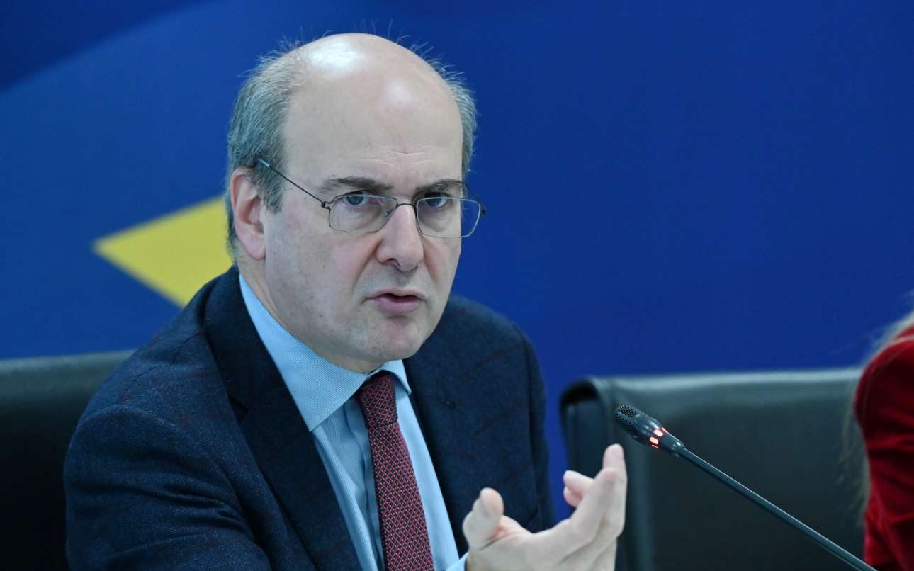 Χατζηδάκης: Δεν υπάρχουν δημοσιονομικά περιθώρια για επαναφορά δώρων και αναδρομικά