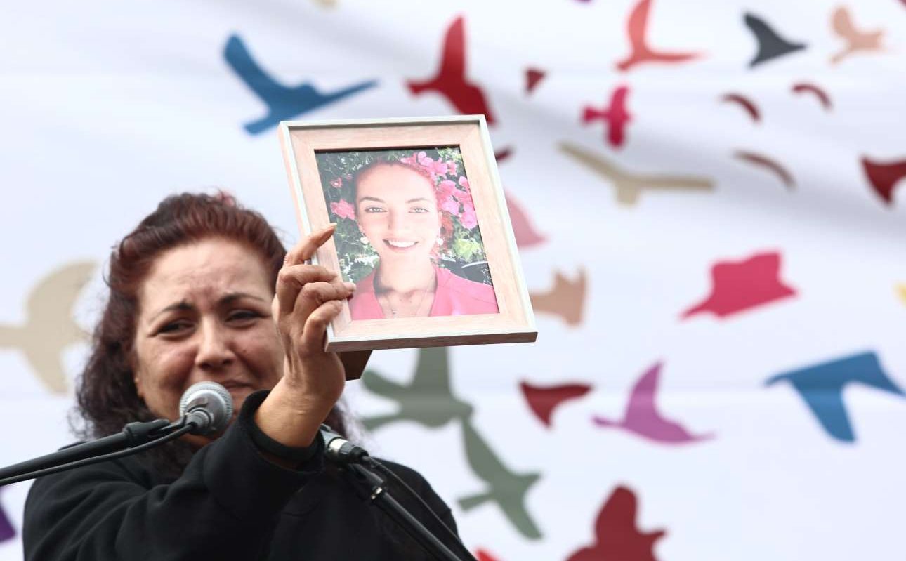 Στα συγκέντρωση για τα Τέμπη η μητέρα της Κυριακής Γρίβα: Ξέρω πώς είναι να ακούς το παιδί σου από ηχητικό να ζητάει βοήθεια