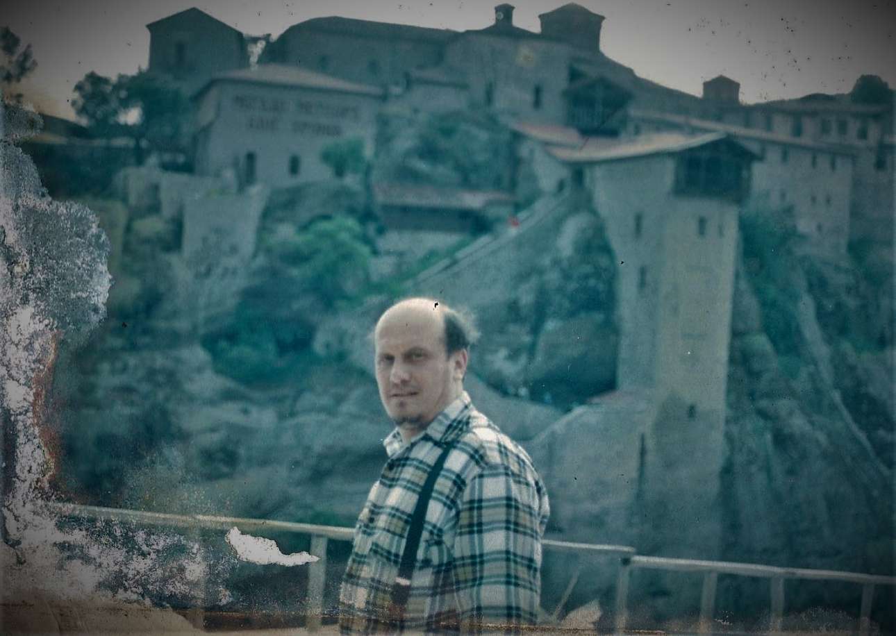 Σκάστε πουλιά, ο Πάνος μας κοιμάται