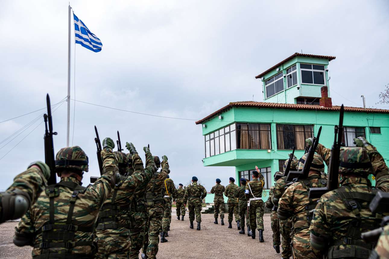 Σημαντικές αυξήσεις για τους ενστόλους ανακοινώνει η κυβέρνηση