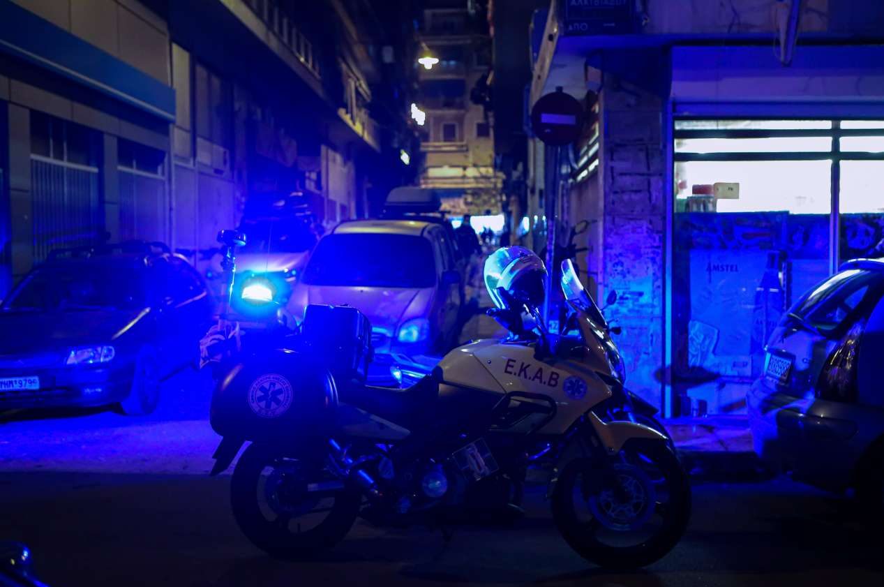 Αγιος Παντελεήμονας: Συνελήφθη ξανά (με χατζάρα στο χέρι) ο Αιγύπτιος που κρατούσε όμηρο τη σύντροφό του