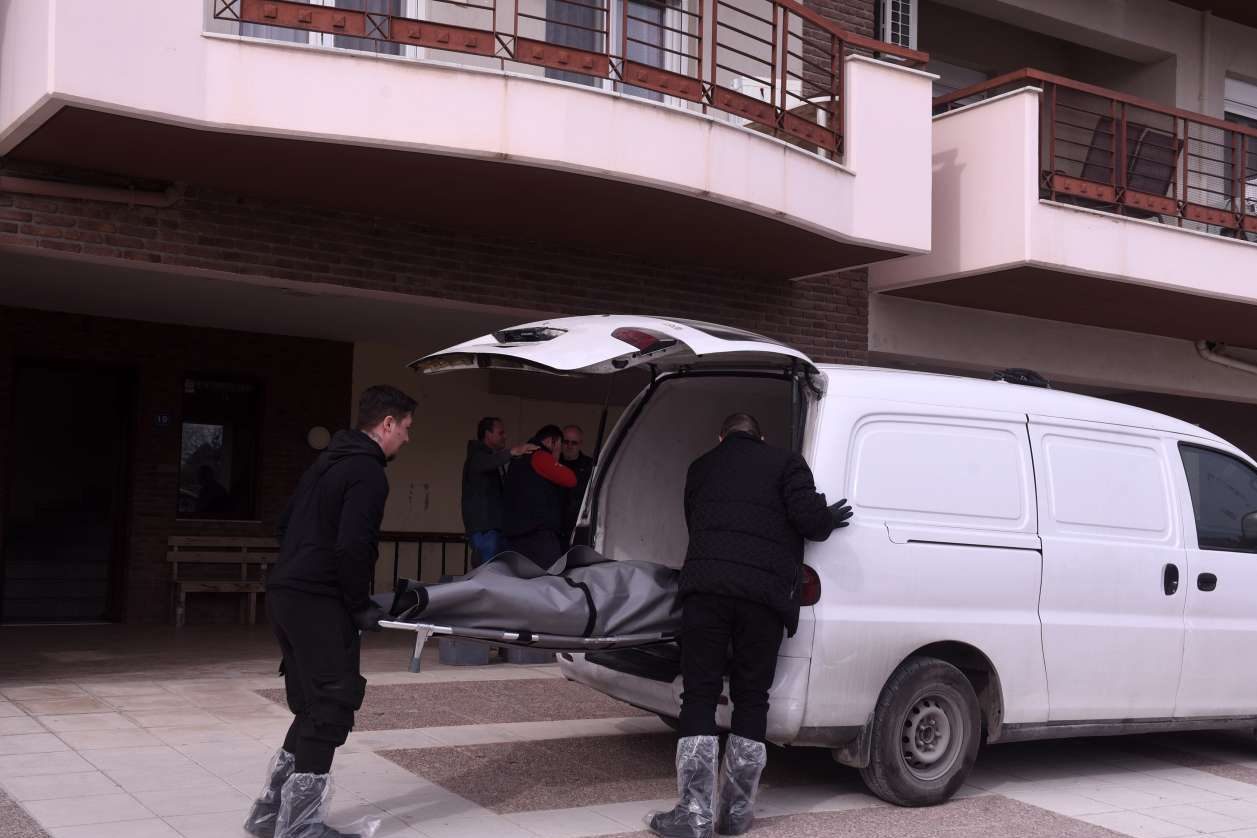 Γυναικοκτονία στη Θεσσαλονίκη: Σκότωσε τη σύζυγό του και πήδηξε από το μπαλκόνι