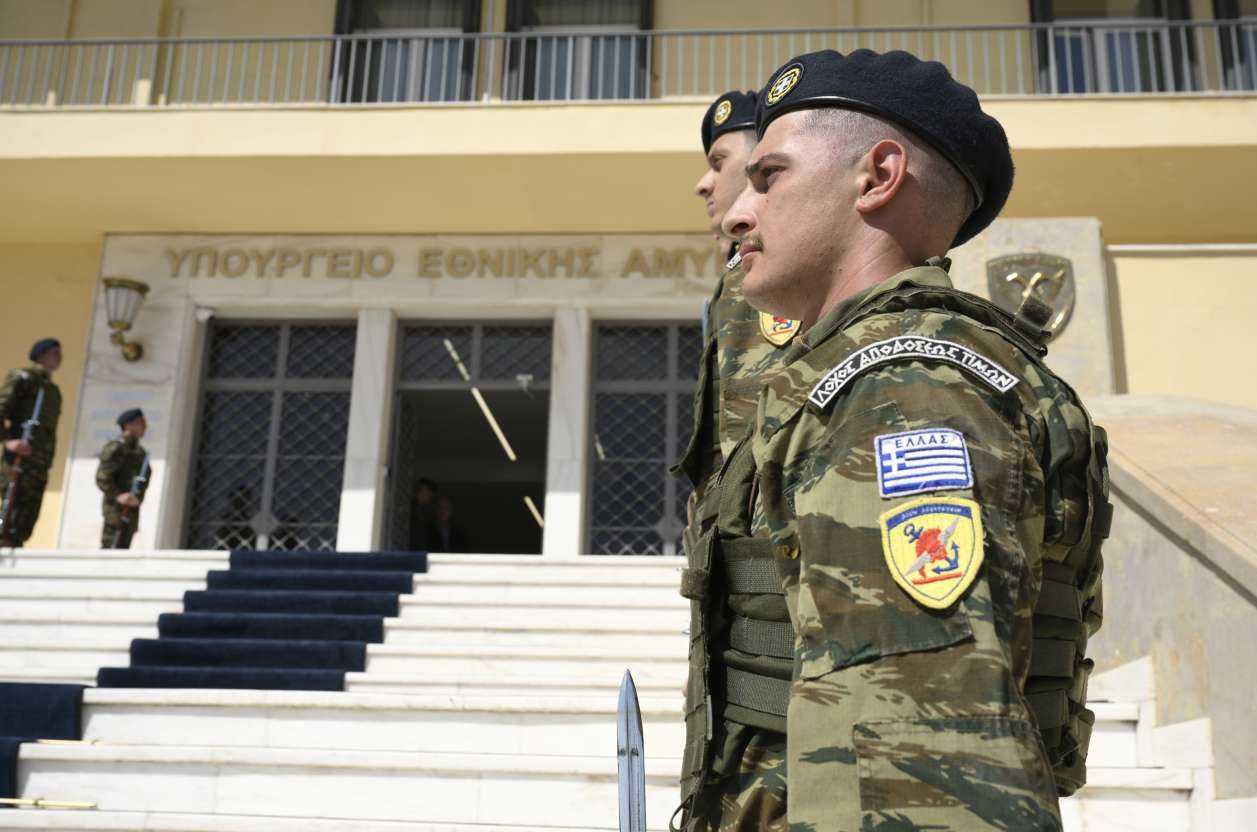 Δένδιας: Από πού βρέθηκαν τα χρήματα για τις αυξήσεις στις ΕΔ – «ούτε ευρώ σε βάρος των φορολογουμένων»