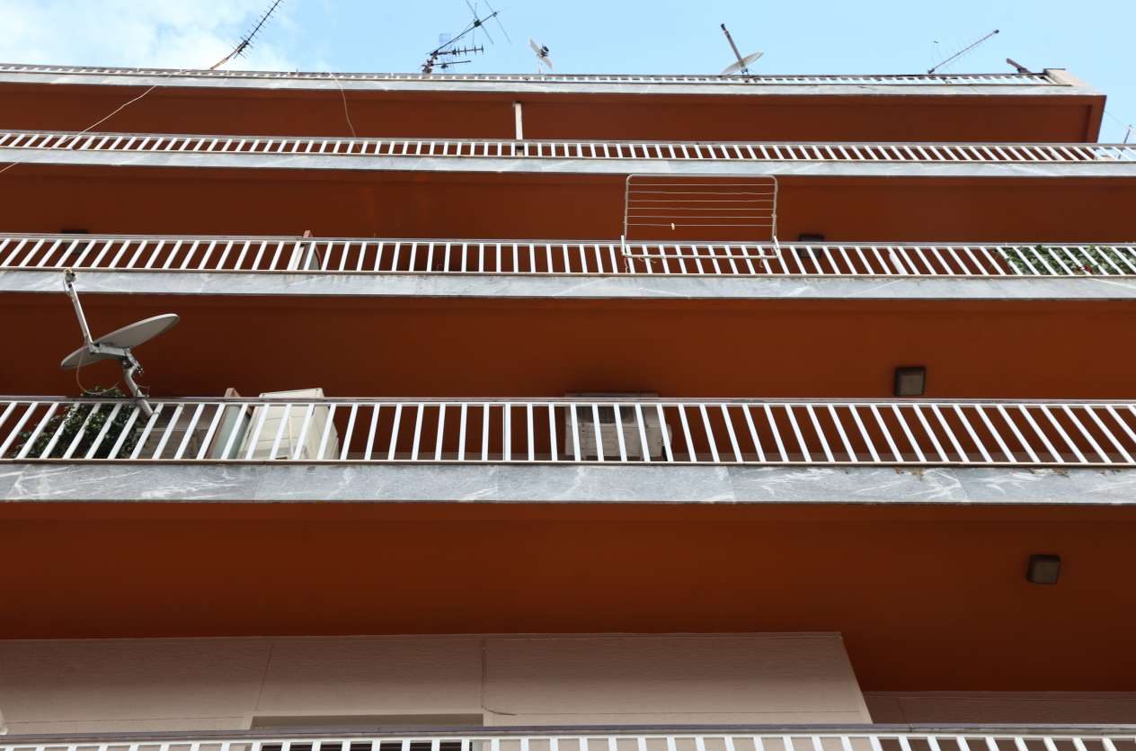 Αυτοκτονία στου Ζωγράφου: Ζευγάρι πήδηξε από τον τρίτο στην οδό Αμμοχώστου