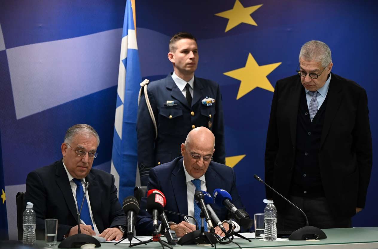 Εθνική Αμυνα: Επεσαν οι υπογραφές για το πρόγραμμα «Θώραξ»