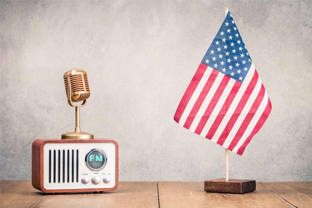 Η Κίνα πανηγυρίζει για τις περικοπές Τραμπ στη «Φωνή της Αμερικής»