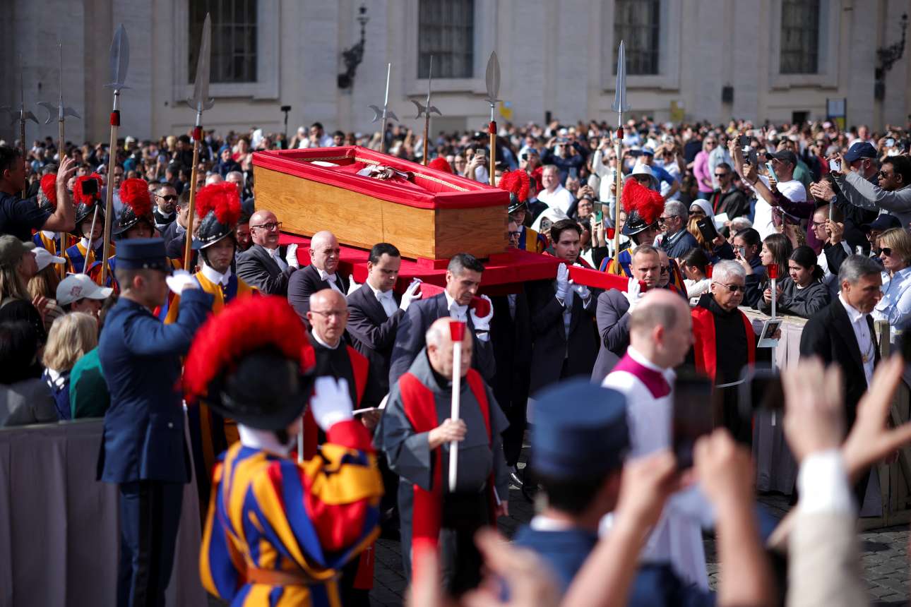 Ρώμη: Σε λαϊκό προσκύνημα το σκήνωμα του πάπα Φραγκίσκου