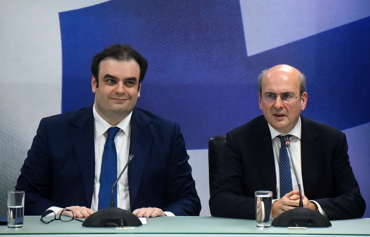 Η κυβέρνηση «ξύπνησε» και ζυγίζει τις επιλογές της