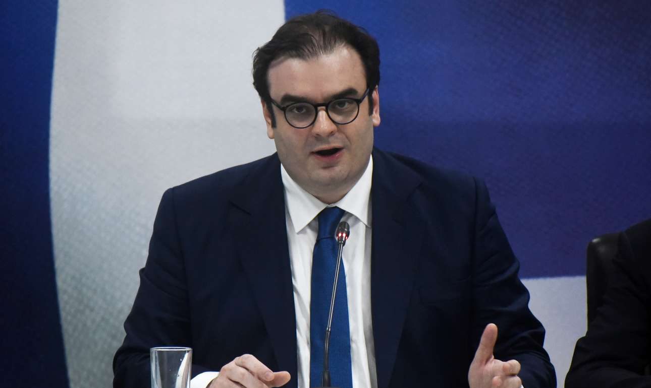 Πιερρακάκης: Ισχυρές και σταθερές οι ελληνικές τράπεζες – Συνάντηση με ΕΕΤ