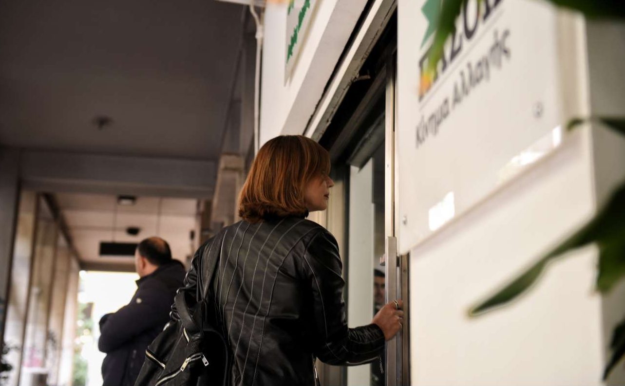 ΠΑΣΟΚ: Για «προσβολή και μομφή» κατά του Ανδρουλάκη παραπέμπεται η Μπατζελή