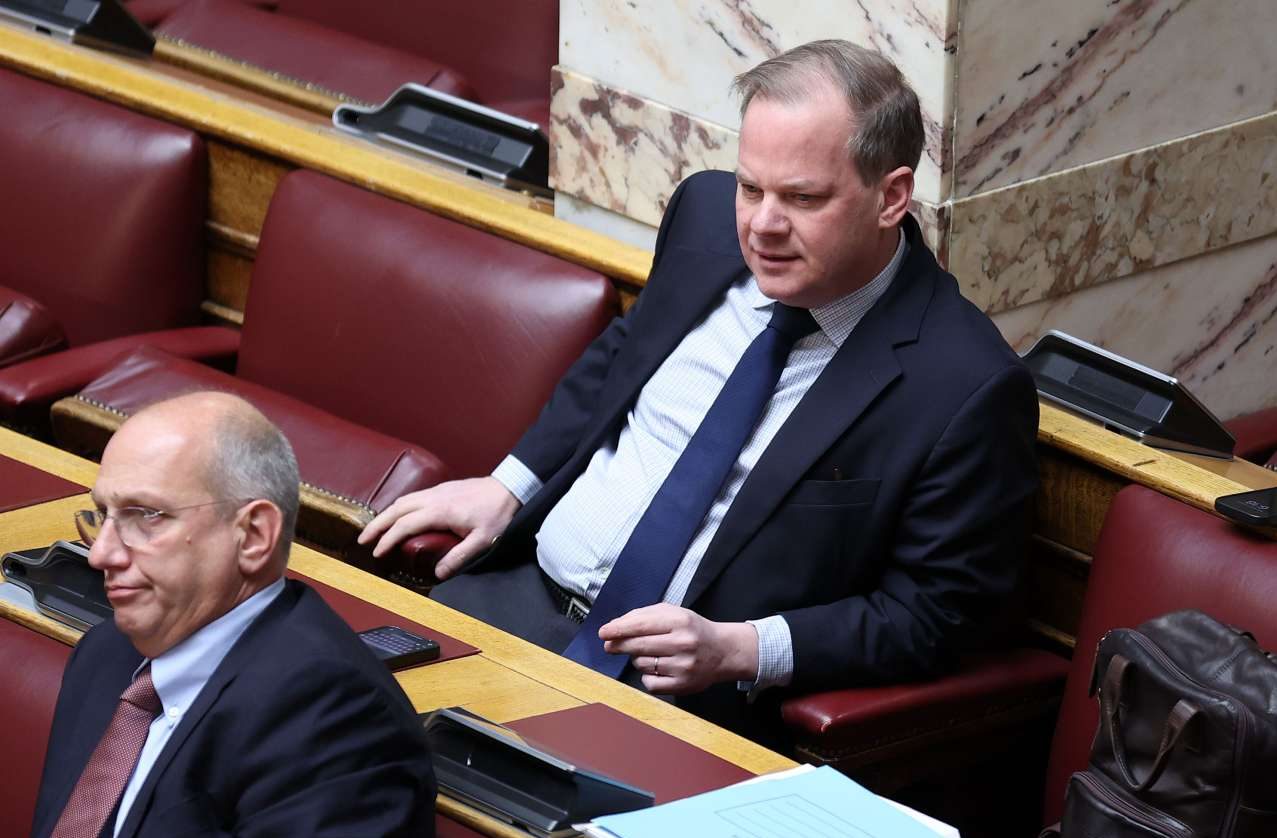 Καραμανλής όπως Τριαντόπουλος για τα Τέμπη;