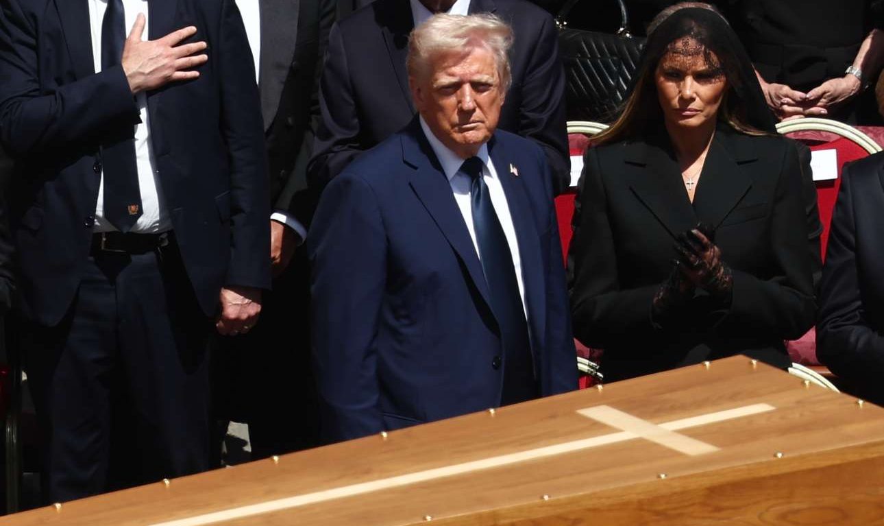 Η κηδεία του Πάπα και η πρόνοια της Ιστορίας