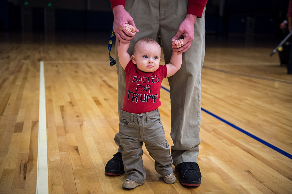 Τώρα ο Τραμπ θέλει οι γυναίκες να κάνουν περισσότερα μωρά