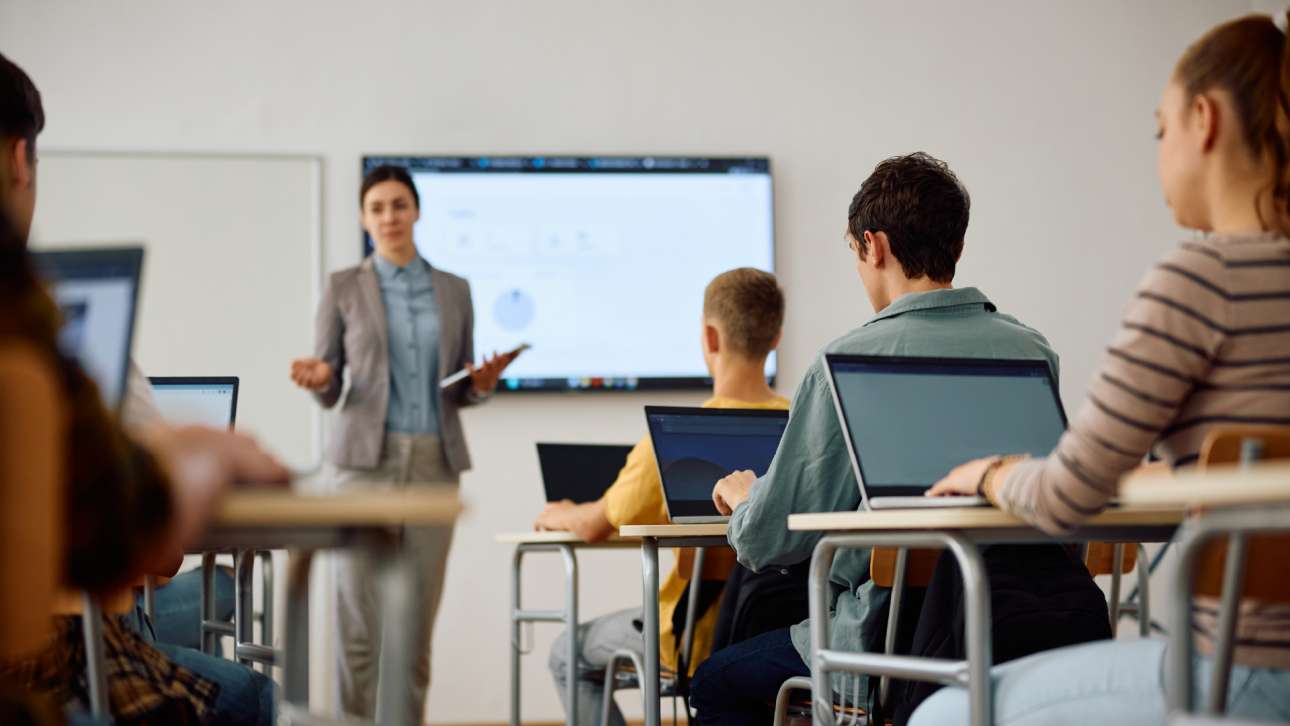 Υπουργείο Παιδείας: 12 +1 ξένα πανεπιστήμια κατέθεσαν αιτήσεις για λειτουργία παραρτημάτων στην Ελλάδα