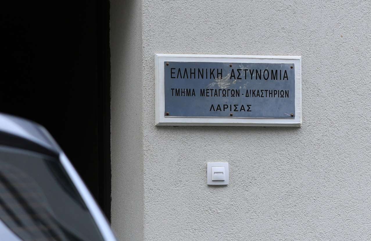 Τρεις οι κατηγορούμενοι για την κακοποίηση των παιδιών στη Λάρισα: Μητέρα, πατέρας και ένας 50χρονος