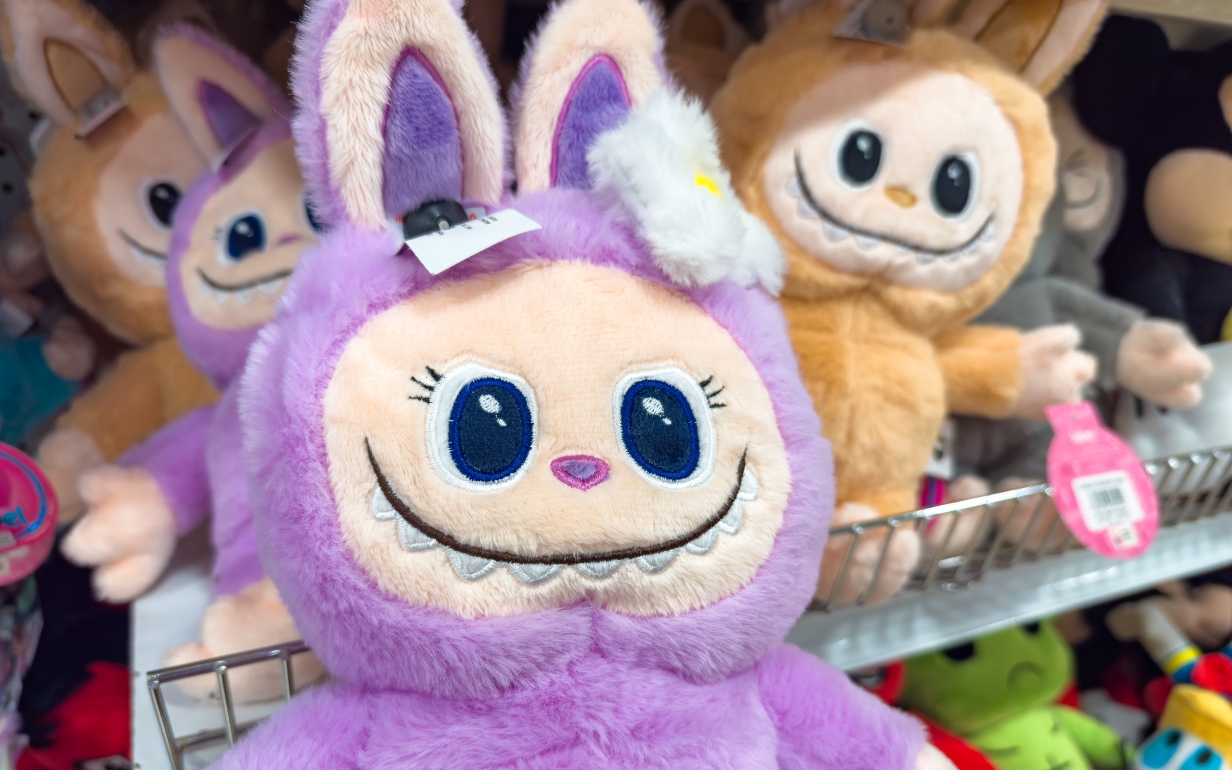 «Τρέλα» με τα κουκλάκια Labubu στη Βρετανία – Γιατί σταμάτησαν να πωλούνται