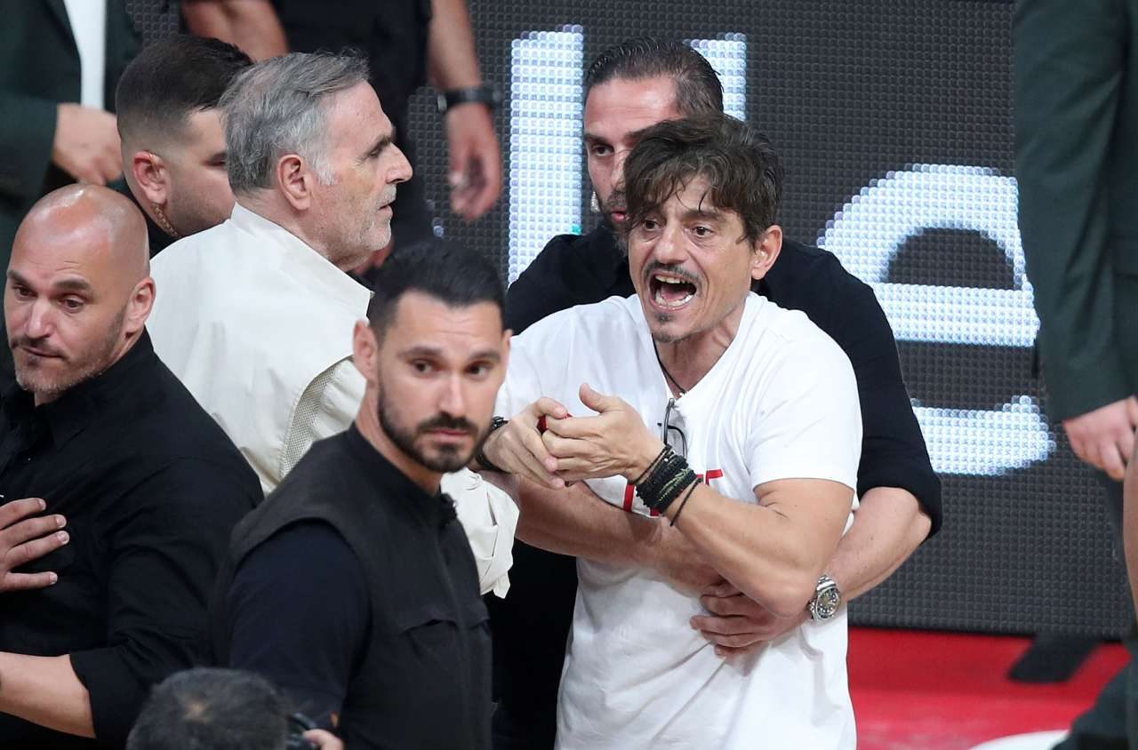 Στον «πρωινό καφέ» του Μαξίμου όσα έγιναν στο ΣΕΦ: Ανακοινώσεις από τον κυβερνητικό εκπρόσωπο