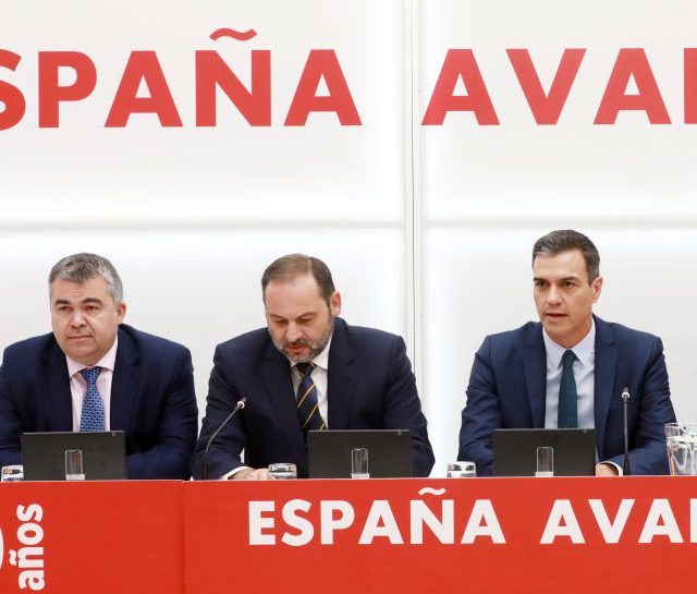 Ισπανία: Σεξ, ψέματα και μαγνητοταινίες απειλούν την πρωθυπουργία του Σάντσεθ