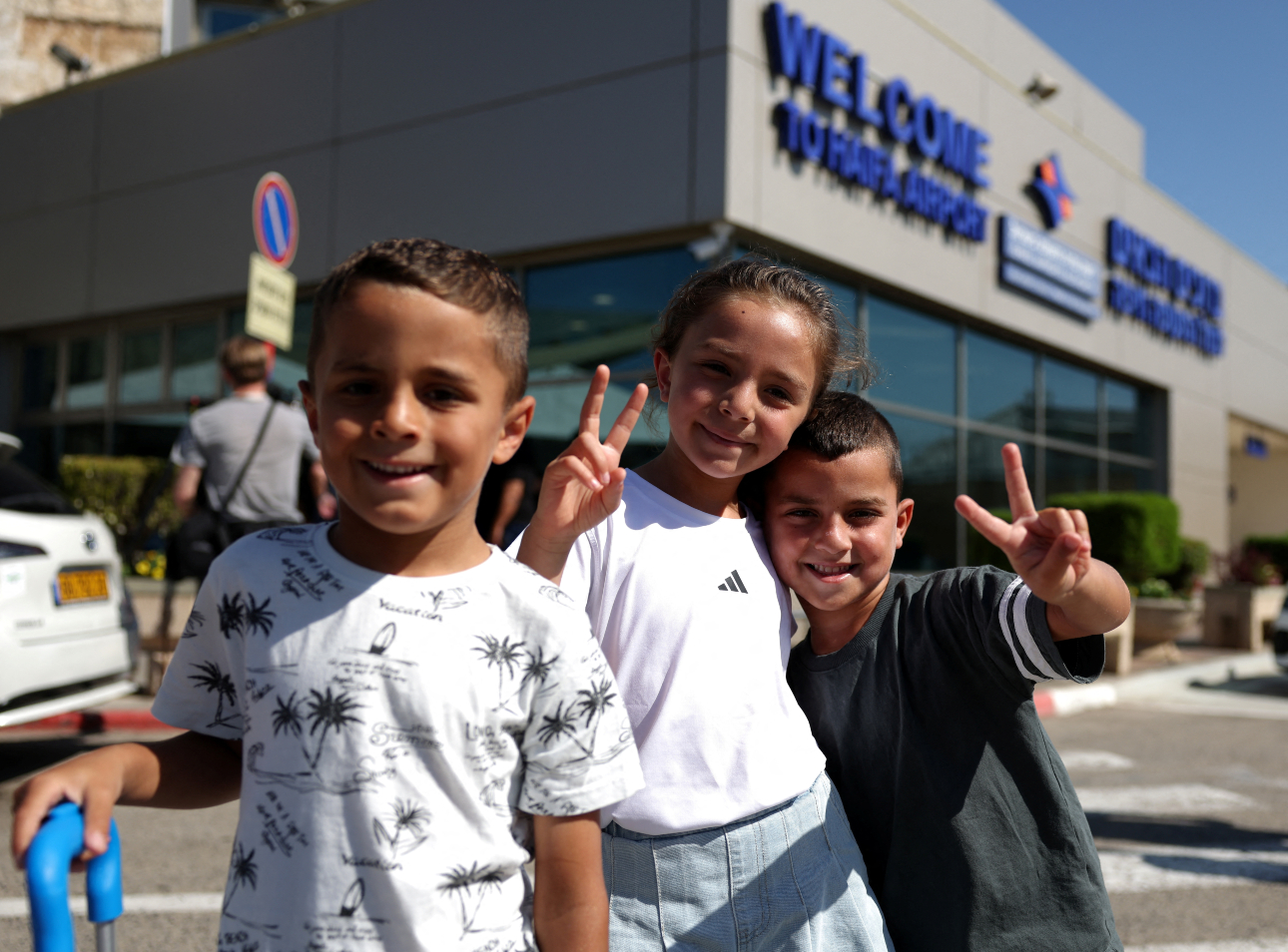 Κατά χιλιάδες επιστρέφουν στο Ισραήλ παρά τον πόλεμο