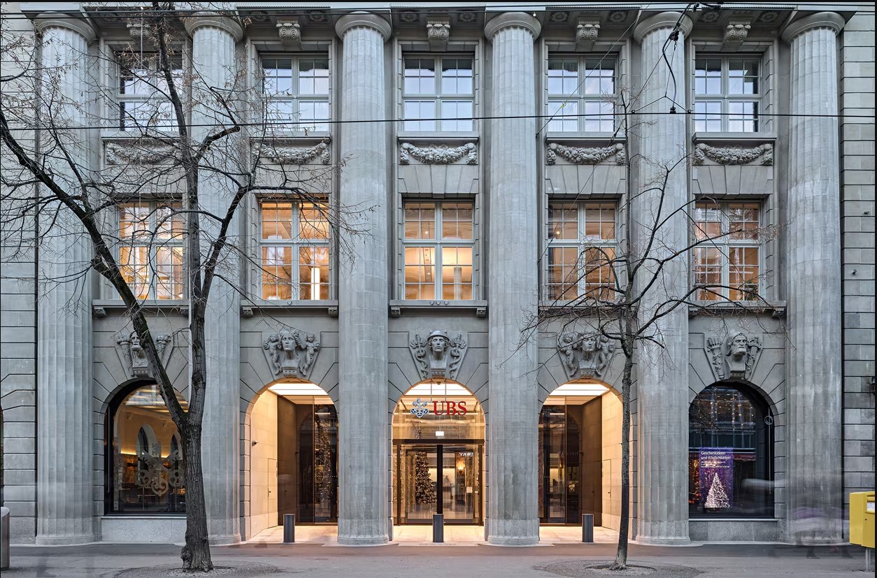 UBS: Αυξήθηκε ο πλούτος των Ελλήνων το 2024