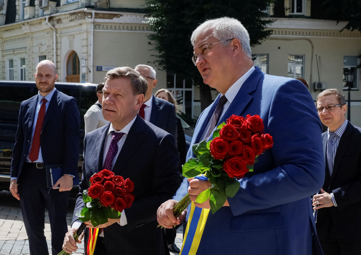 Ενισχύουν την αμυντική τους συνεργασία Γερμανία – Ουκρανία