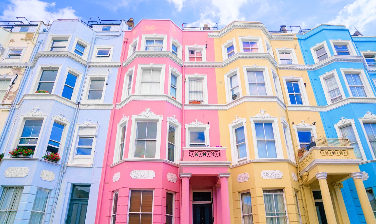 Τα… βάφουν μαύρα στο Notting Hill για να διώξουν τους τουρίστες