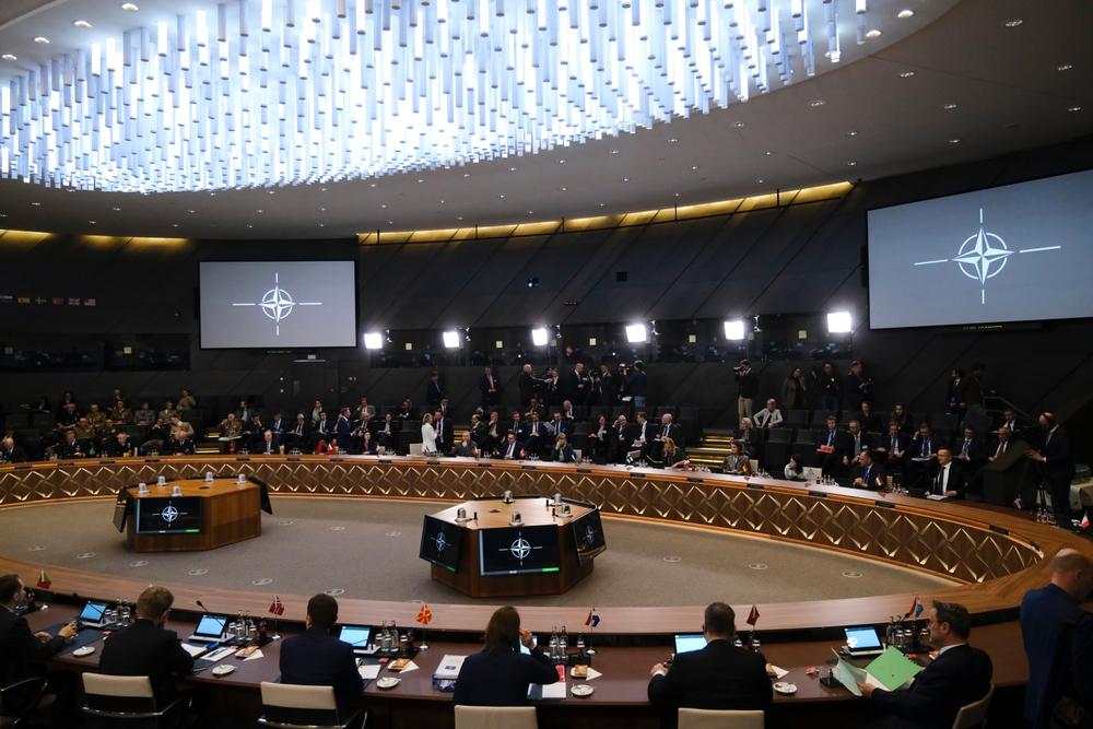 NATO: Προς αύξηση αμυντικών δαπανών στο 5%