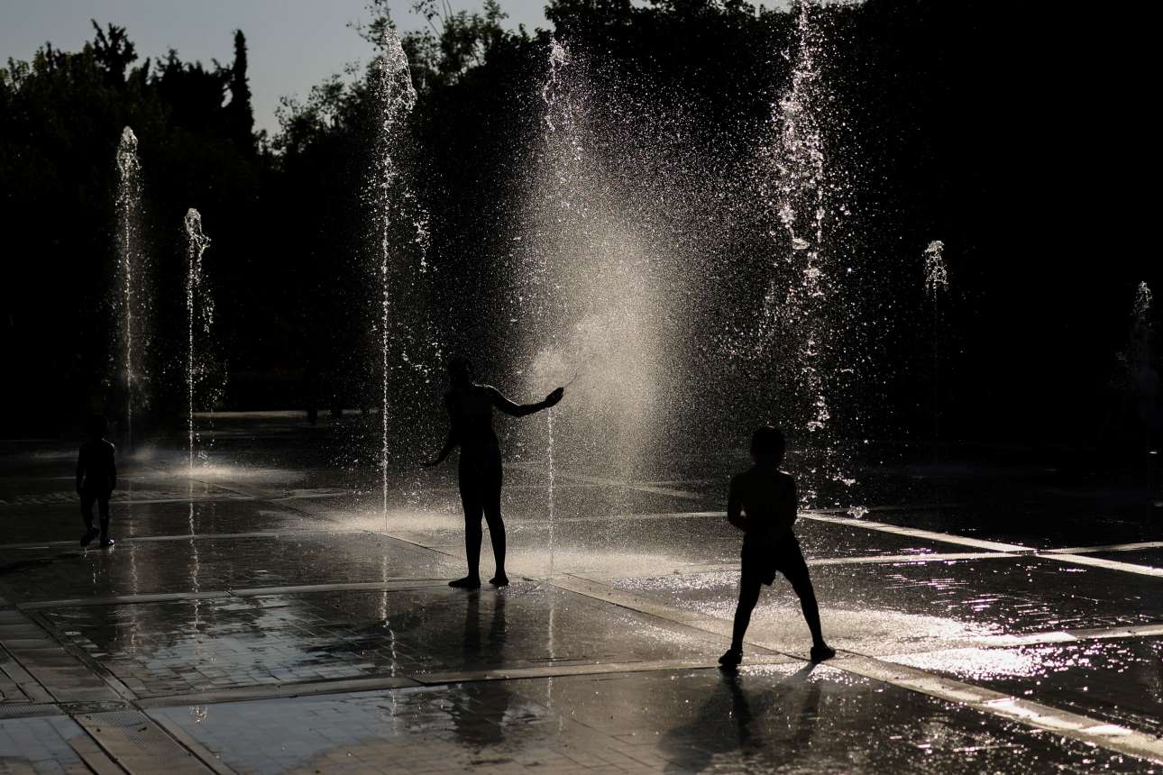 Οδηγός επιβίωσης στον καύσωνα – Πώς θα προστατευθούν οι ευπαθείς ομάδες