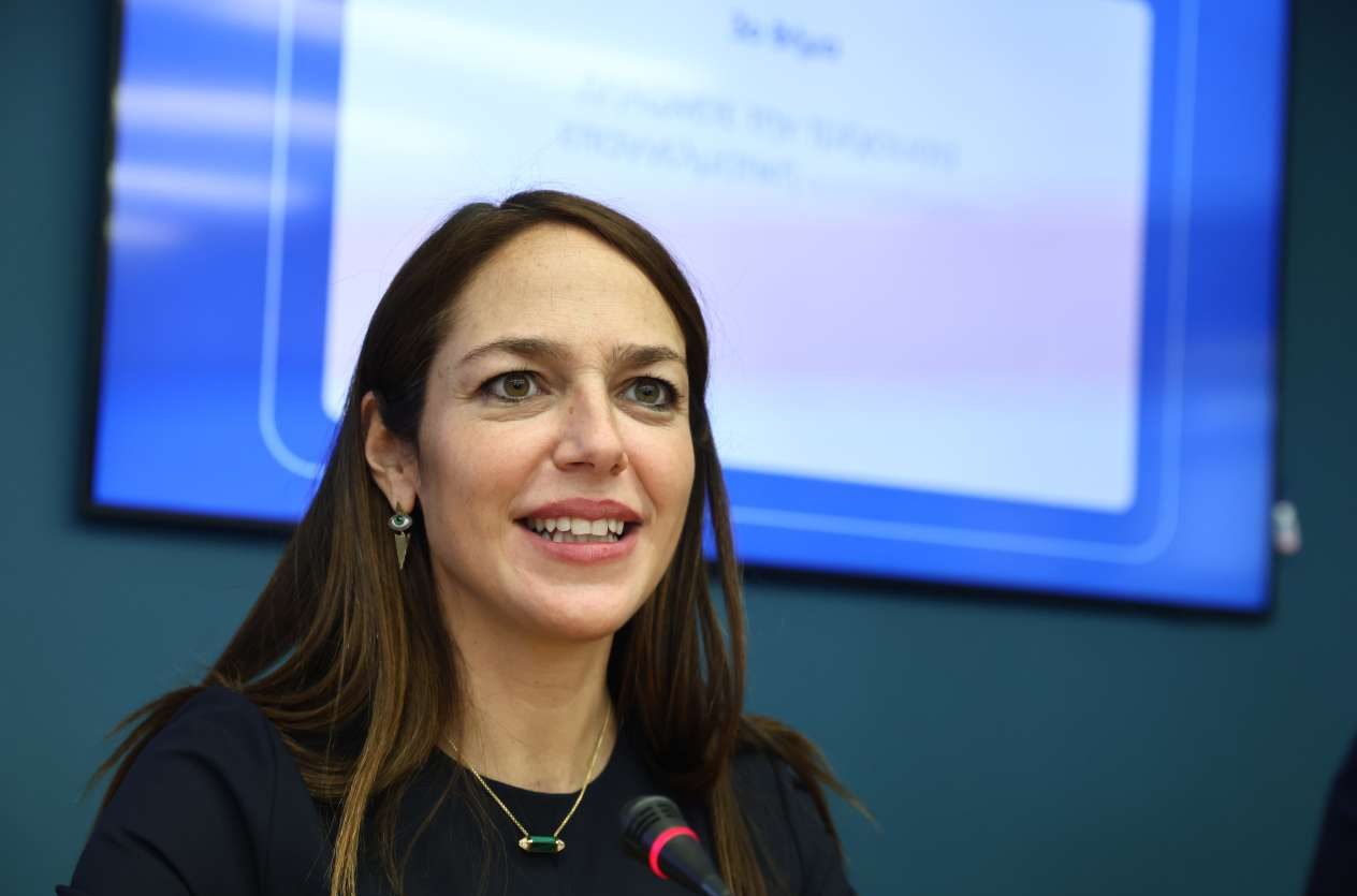 Δόμνα Μιχαηλίδου: Μηνιαίο στεγαστικό επίδομα για δημόσιους λειτουργούς σε απομακρυσμένες περιοχές