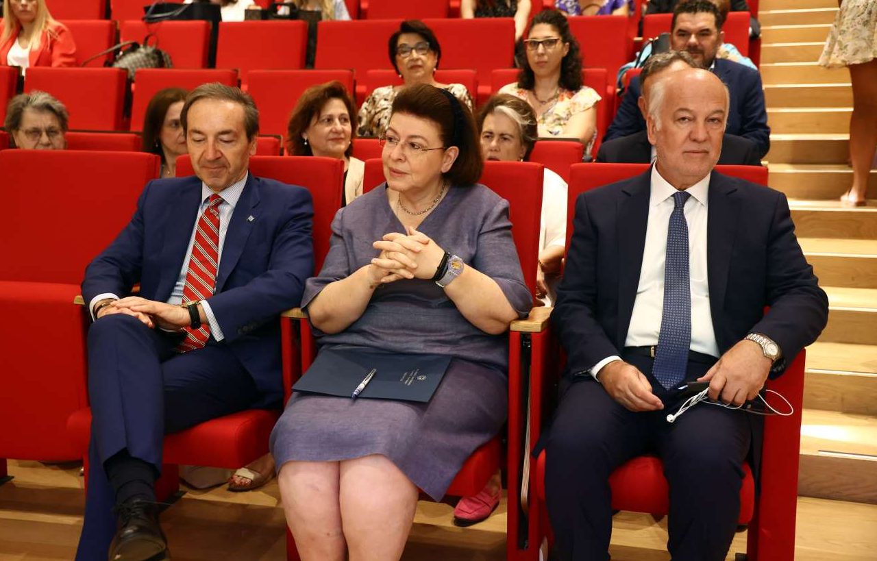 Μενδώνη-Φλωρίδης: Πολιτιστικά προγράμματα για την αναμόρφωση ανηλίκων