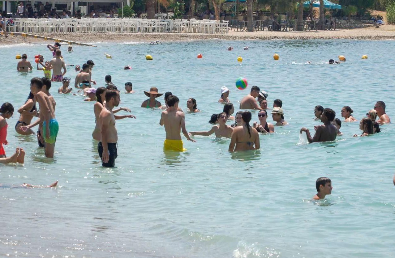 Ευρεία σύσκεψη για τον καύσωνα – Σε επιφυλακή ο κρατικός μηχανισμός