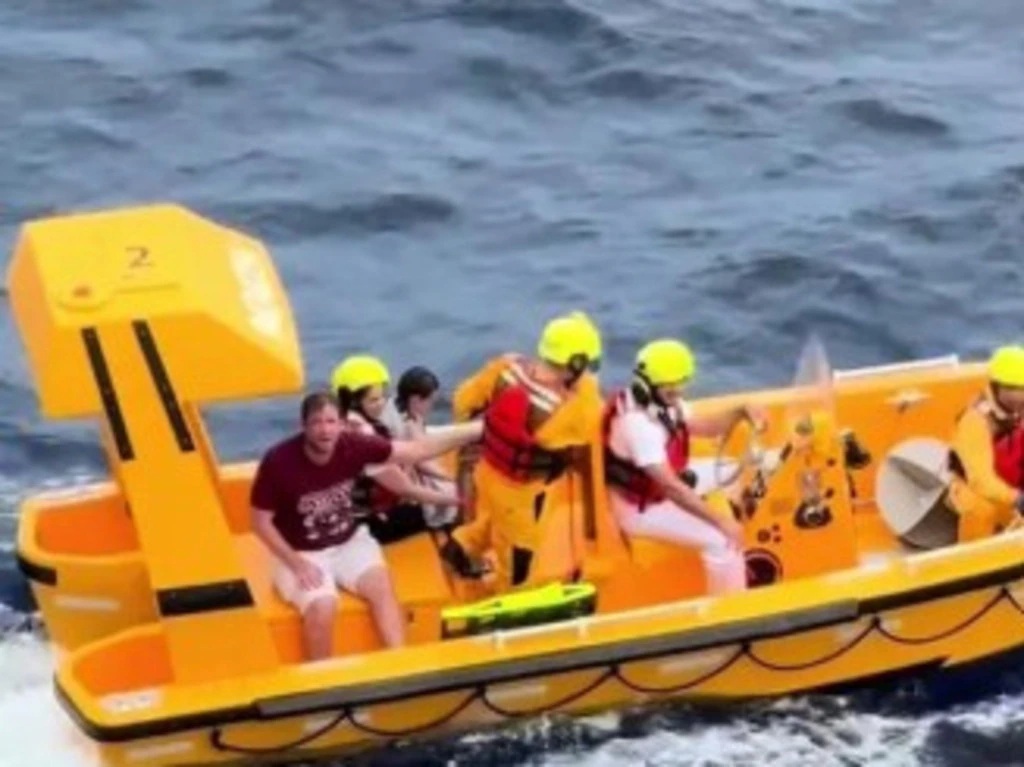 Πατέρας πηδά από κρουαζιερόπλοιο της Disney για να σώσει την κόρη του