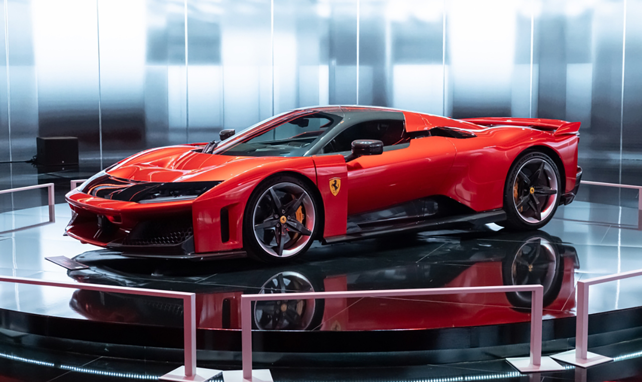 Μήπως η Ferrari έγινε οίκος μόδας;