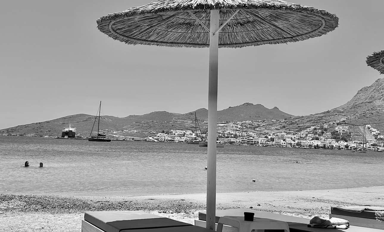 Ελληνας μικροαστός σε διακοπές στις Κυκλάδες