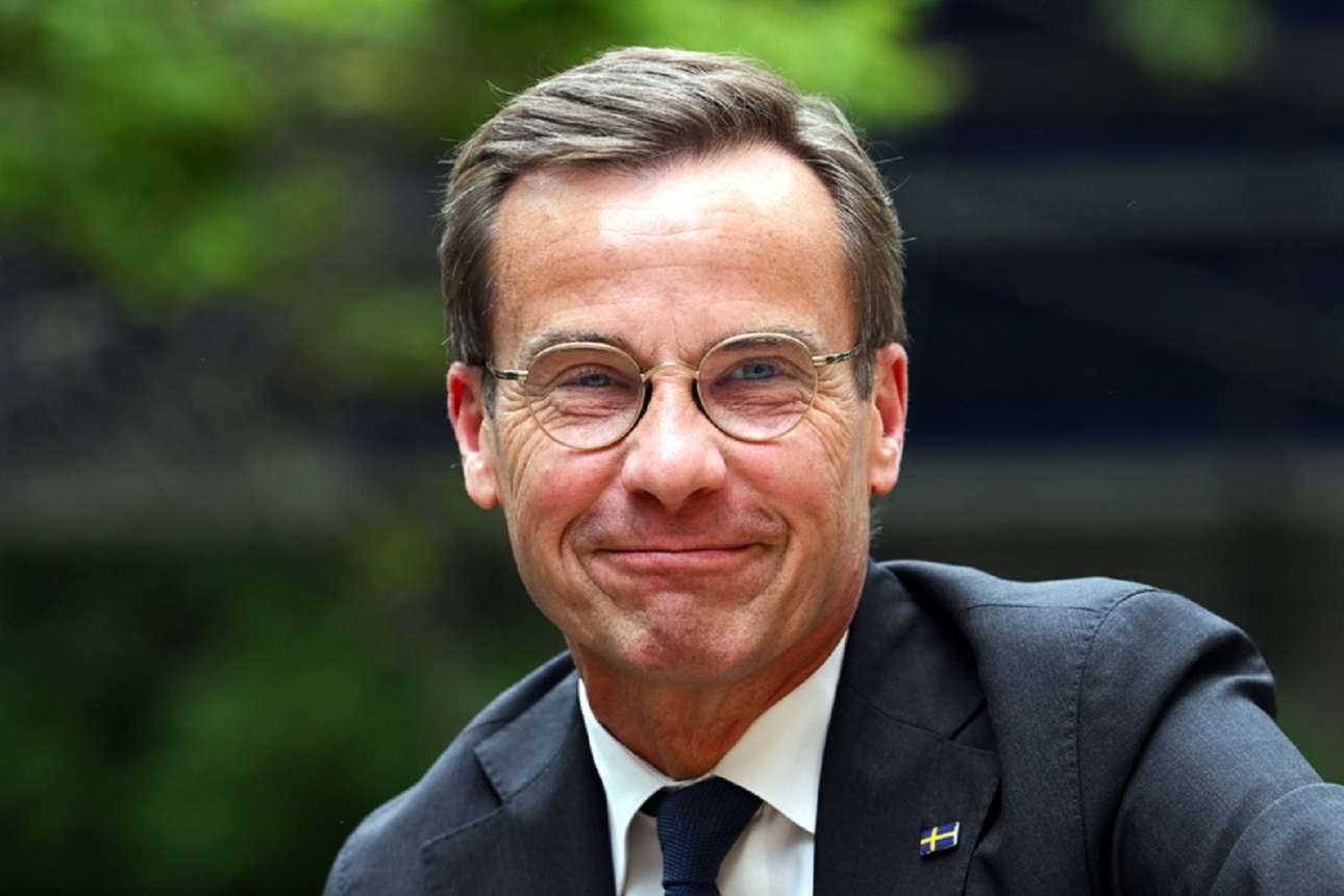 Σουηδία: Τον κατηγορούν ότι συγκυβερνά με… ρομπότ