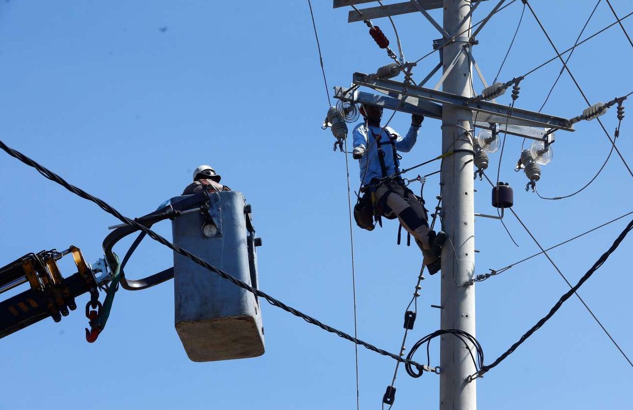Πυρκαγιά στην Κερατέα: Στο μικροσκόπιο των ερευνητών καλώδιο ηλεκτροδότησης