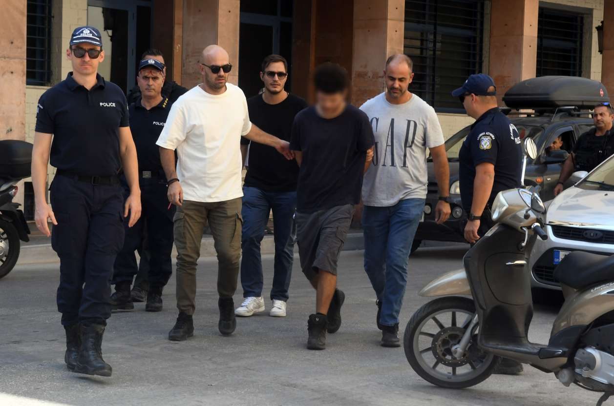 «Είμαι εθελοντής, όχι εμπρηστής» – Ξανά στα δικαστήρια ο 25χρονος κατηγορούμενος για εμπρησμό στην Πάτρα