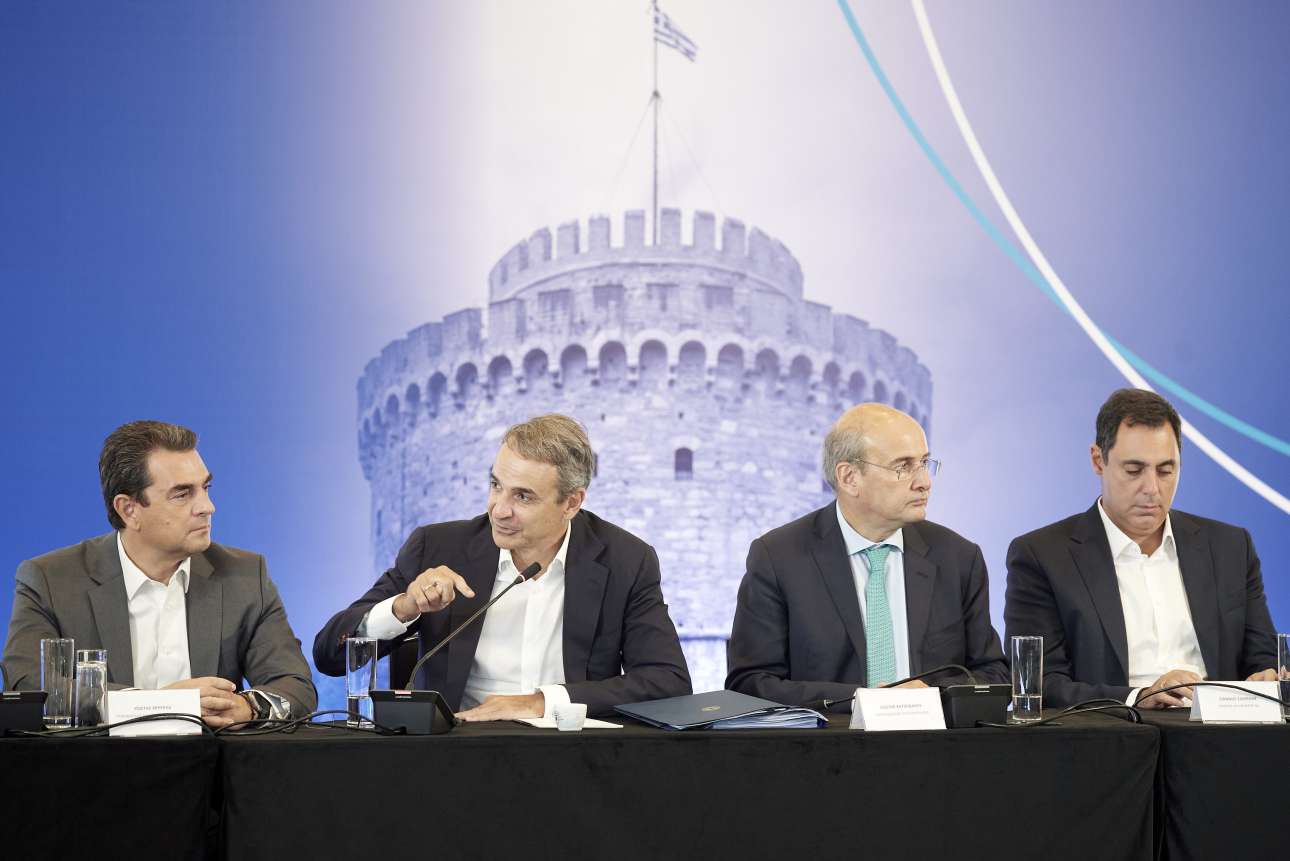 Κωδικός «συσπείρωση»: Στη Θεσσαλονίκη ο Μητσοτάκης με το μισό υπουργικό