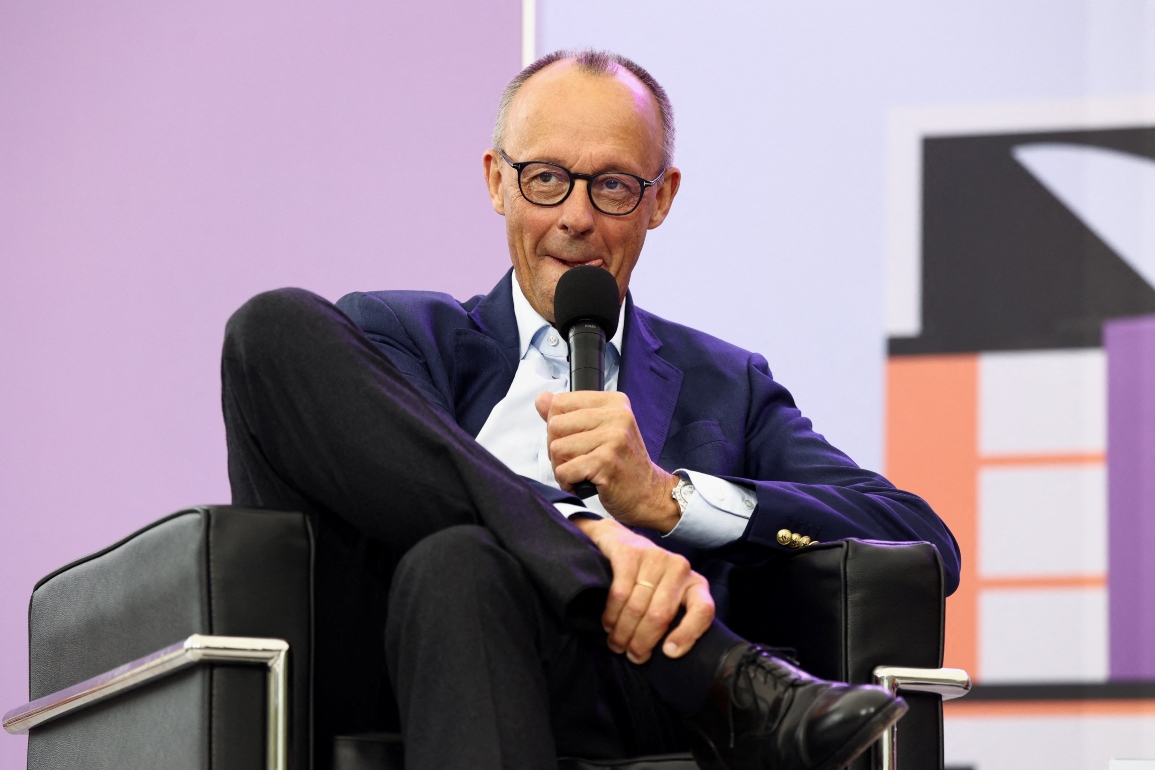 Πανταχόθεν πιέσεις για τον Μερτς και στο βάθος το AfD