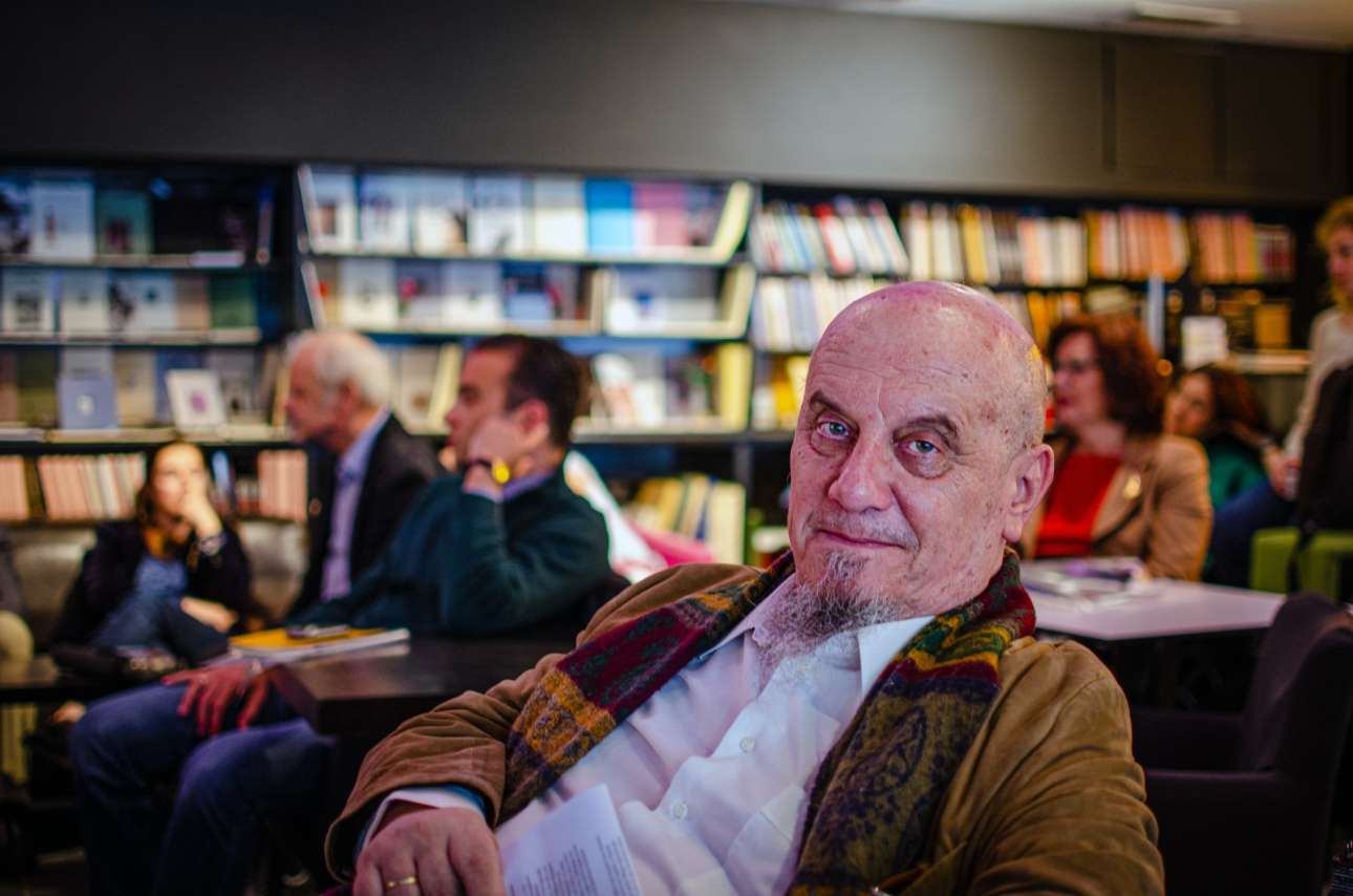 Ιδανικός κι αδέξιος εραστής