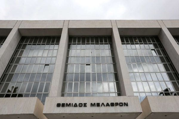 Τέμπη – O Aρειος Πάγος απάντησε στους συγγενείς: «Δεν έχουμε δικαίωμα παρέμβασης για εκταφή νεκρών»