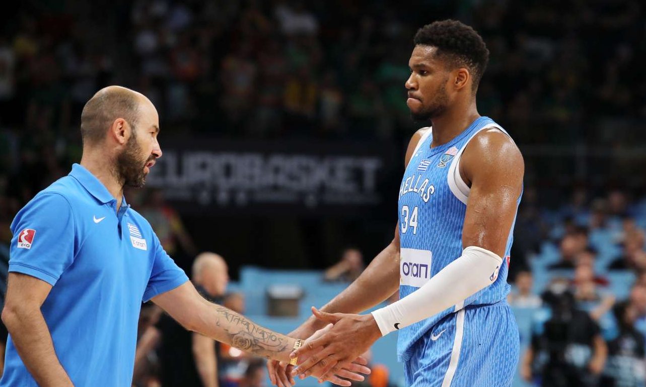 Αντετοκούνμπο: «Δεν θέλω να πιέσω τον κόουτς Σπανούλη, αλλά αν δεν είναι κι αυτός εδώ, δεν θα είμαι κι εγώ»