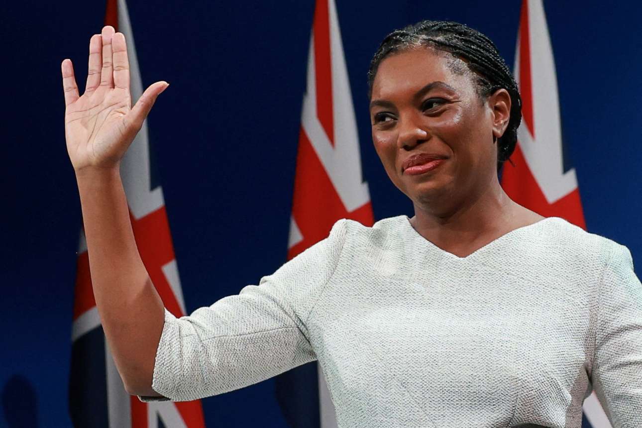 Μοιραίο το Brexit για τους Τόρις, που πλέον διαλύονται λόγω Φάρατζ