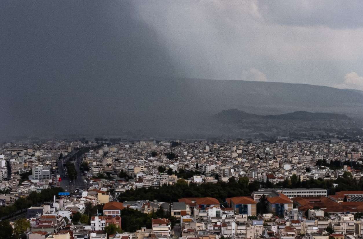 Εκτακτο δελτίο ξανά από την ΕΜΥ: Ερχονται (και στην Αθήνα) ισχυρές βροχές και καταιγίδες