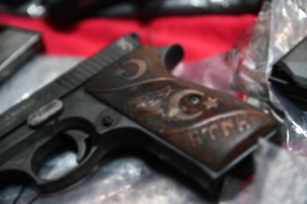 Εβρος: Κακουργηματική δίωξη στους 13 Τούρκους που συνελήφθησαν με 147 όπλα